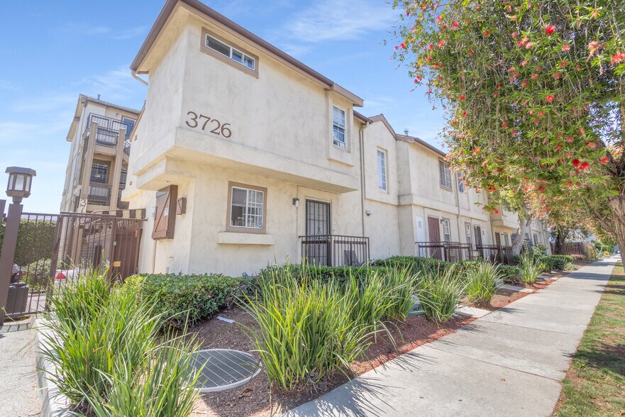 3710-3750 E Fountain St, Long Beach, CA à vendre - Photo de l’immeuble – Image 3 sur 12