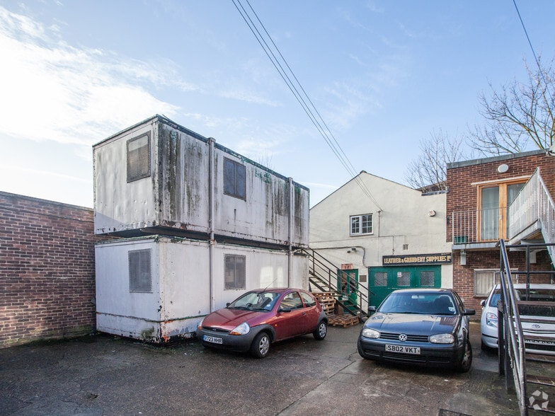 149-155 High St, New Malden à vendre - Photo principale – Image 1 sur 3