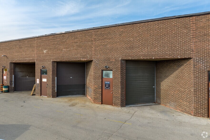 2600 John St, Markham, ON à louer - Photo de l’immeuble – Image 3 sur 5