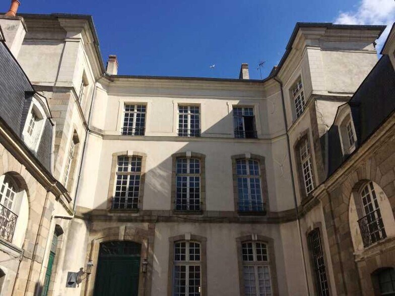 Bureau dans Rennes à louer - Photo de l’immeuble – Image 2 sur 24