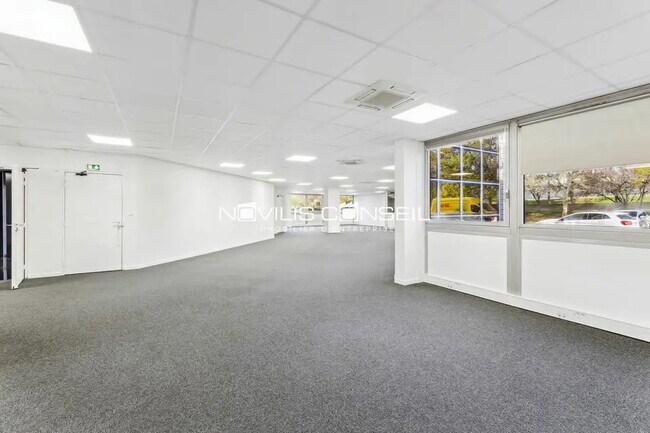 Plus de détails pour Bureau à louer