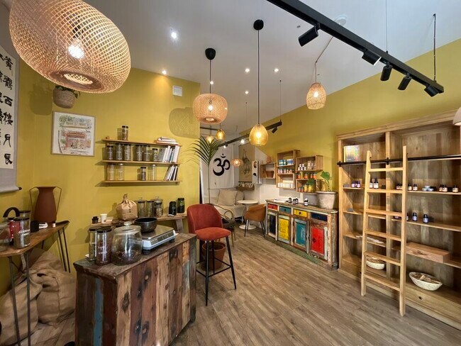 Plus de détails pour Local commercial à louer