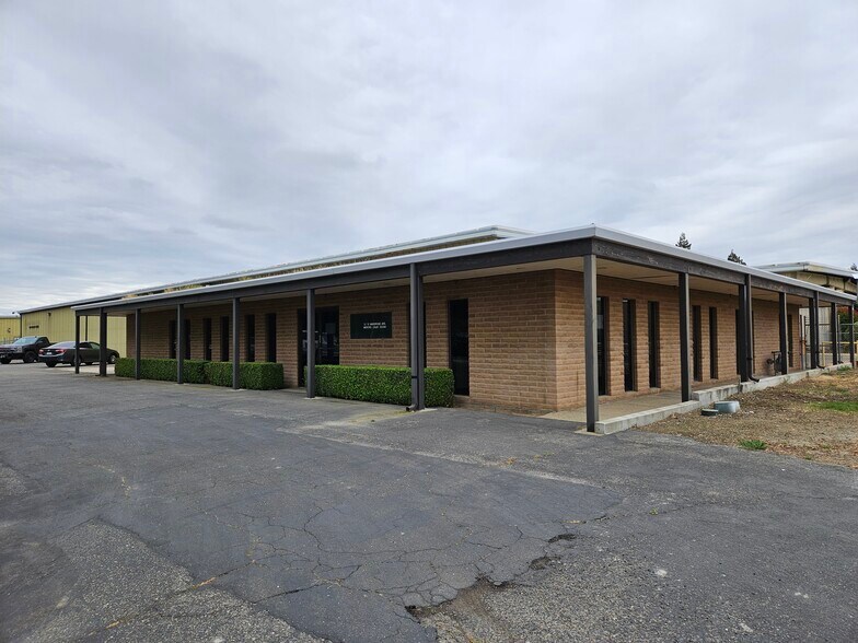 2170 Wardrobe Ave, Merced, CA à vendre - Photo de l’immeuble – Image 2 sur 7