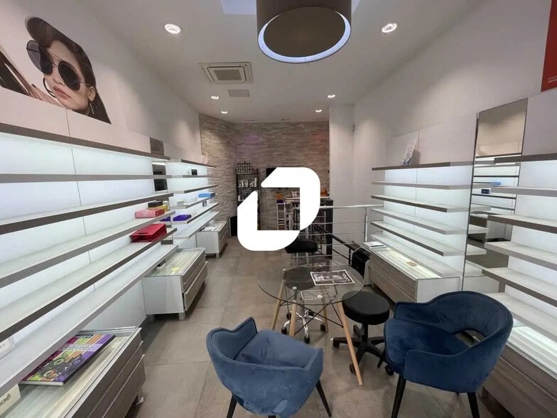 Local commercial dans Paris à louer - Photo intérieure – Image 1 sur 7