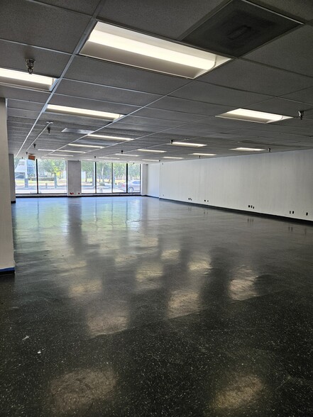 466-474 W 5th St, San Bernardino, CA à louer - Photo intérieure – Image 3 sur 11
