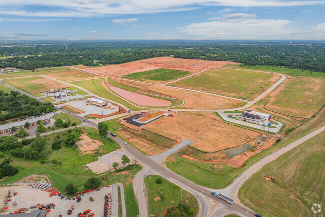 Plus de détails pour I-35 & Waterloo Rd, Edmond, OK - Terrain à louer