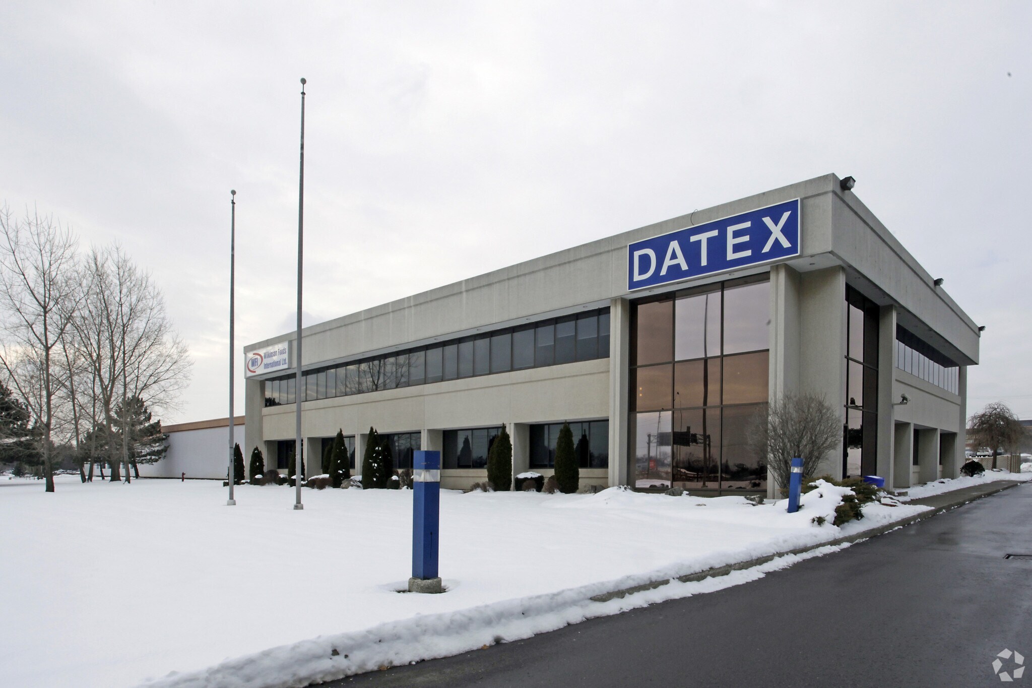 2333 N Sheridan Way, Mississauga, ON à louer Photo de l’immeuble– Image 1 sur 4