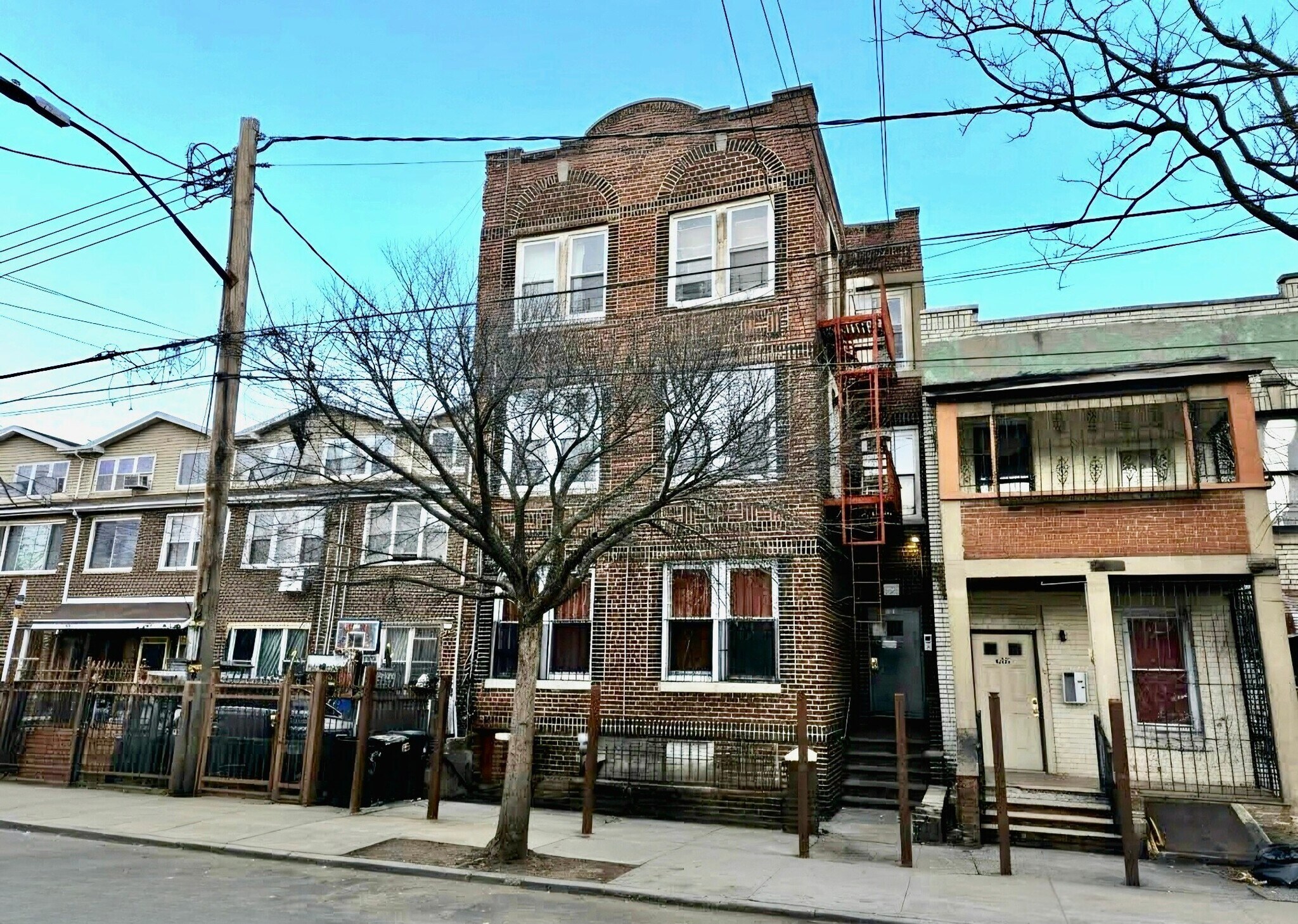 651 Barbey St, Brooklyn, NY à vendre Photo principale– Image 1 sur 2