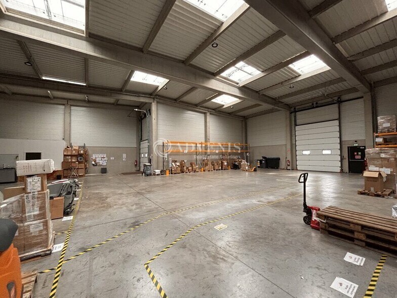 Industriel/Logistique dans Lesquin à louer - Photo de l’immeuble – Image 2 sur 9