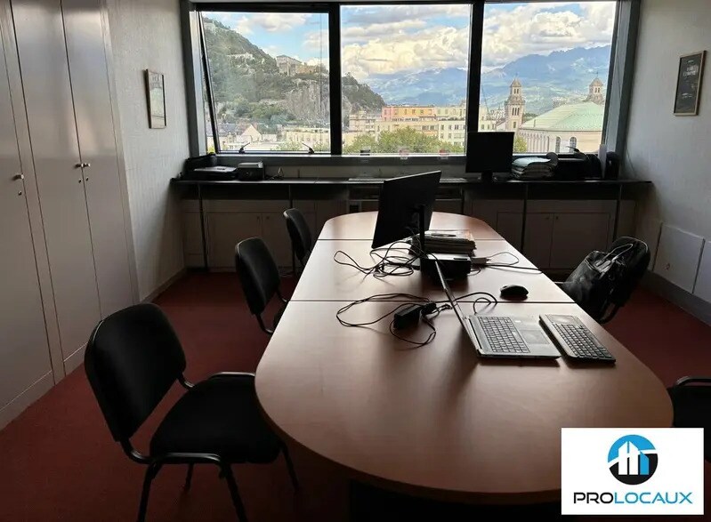 Bureau dans Grenoble à louer - Photo de l’immeuble – Image 3 sur 10