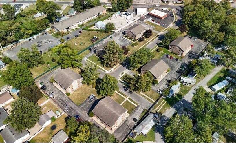 2822-2846 Eldora Dr, Toledo, OH à vendre Photo de l’immeuble– Image 1 sur 36