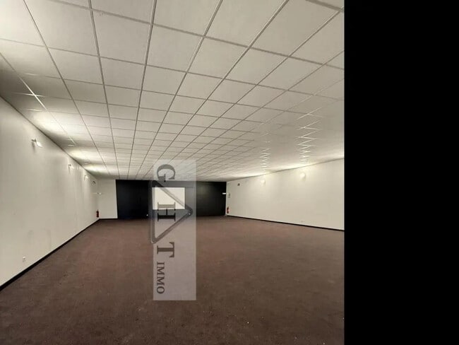 Plus de détails pour Local commercial à vendre