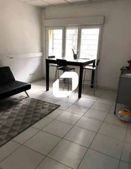 Bureau dans Grenoble à louer - Photo de l’immeuble – Image 3 sur 10