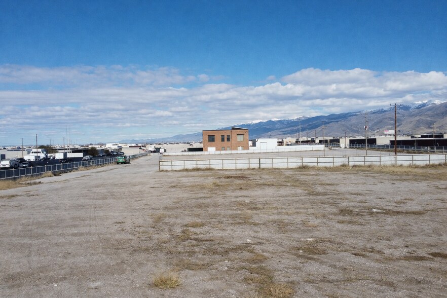 208 Center st, North Salt Lake, UT à louer - Photo de l’immeuble – Image 2 sur 16