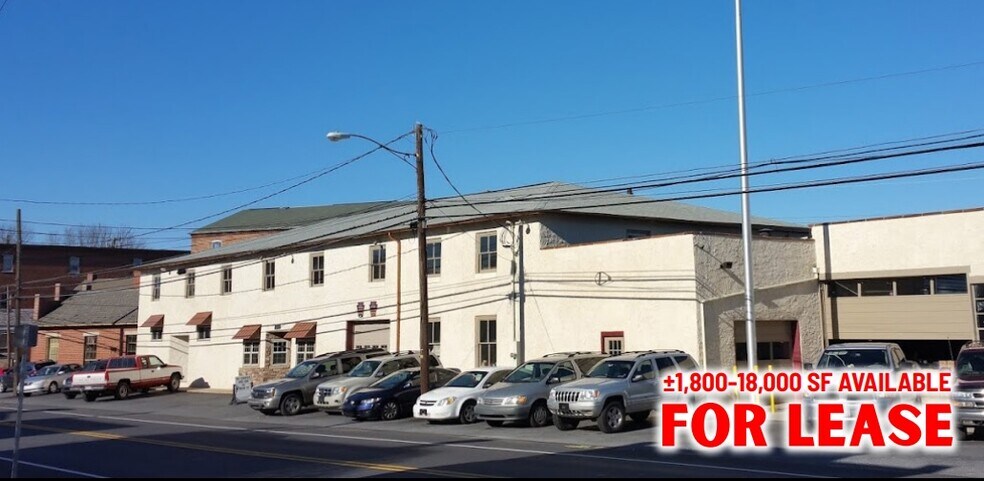 115 W Main St, Salunga, PA à louer - Photo de l’immeuble – Image 1 sur 1