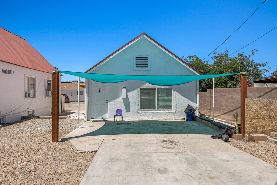 141 N Yucca St, Mesquite, NV à vendre - Photo de l’immeuble – Image 3 sur 15
