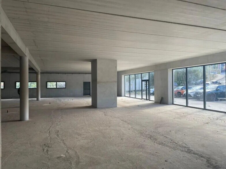 Local commercial dans La Valette-du-Var à louer - Photo de l’immeuble – Image 3 sur 6