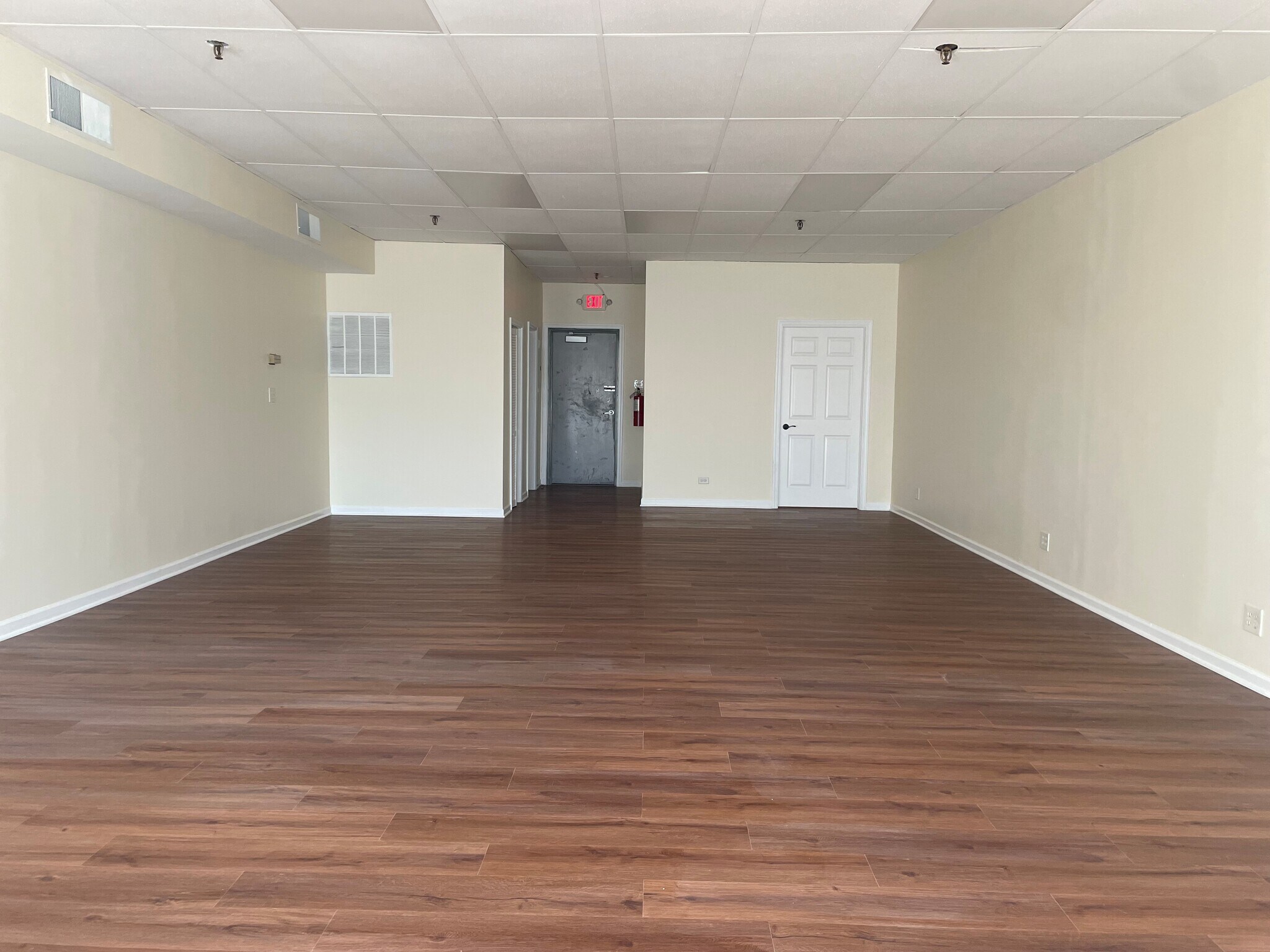 100 E Lake St, Addison, IL à louer Photo intérieure– Image 1 sur 10