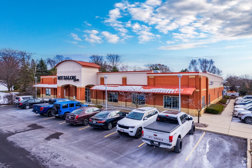 14625 W Capitol Dr, Brookfield, WI à louer - Photo principale – Image 1 sur 6