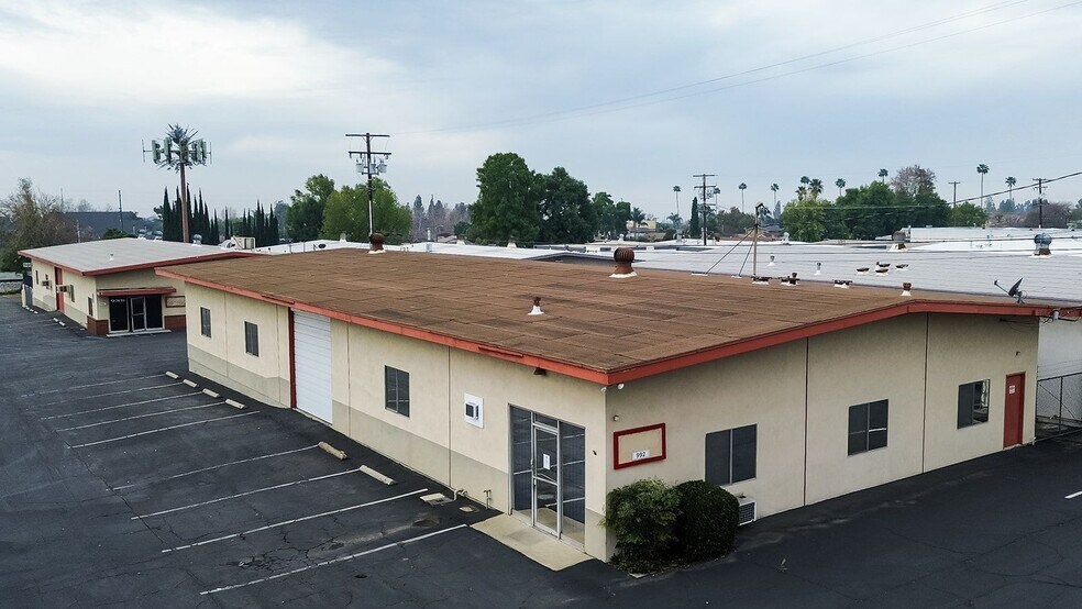 992 W 9th St, Upland, CA à louer - Photo principale – Image 1 sur 13