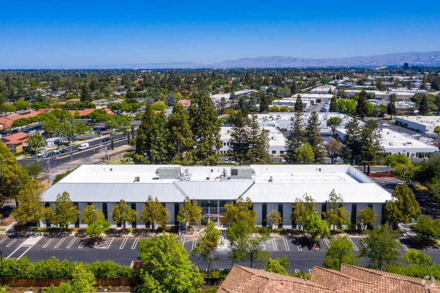 170-180 Knowles Dr, Los Gatos, CA à louer - Photo de l’immeuble – Image 2 sur 8