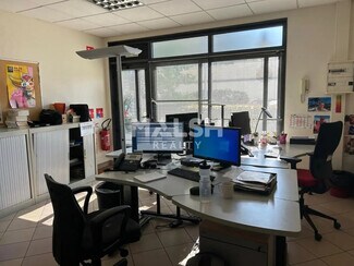 Plus de détails pour Local commercial à louer