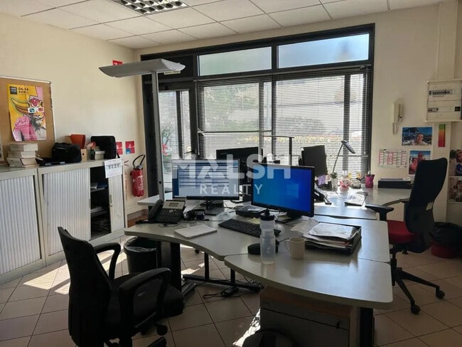 Plus de détails pour Local commercial à louer