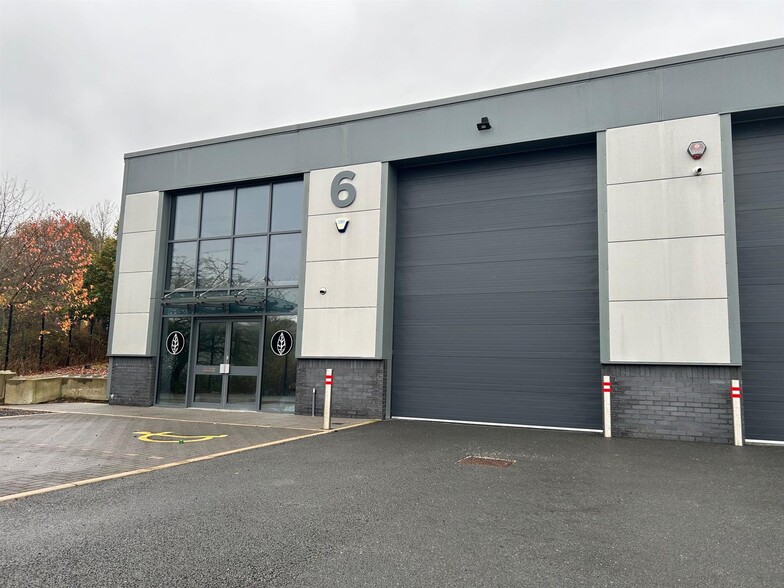 Blackburn Rd, Simonstone à louer - Photo de l’immeuble – Image 2 sur 2