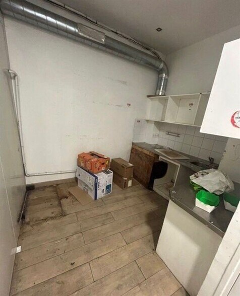 Local commercial dans Paris à louer - Photo intérieure – Image 2 sur 5