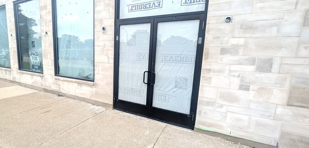 400-420 S Main St, Clawson, MI à louer - Photo de l’immeuble – Image 3 sur 11