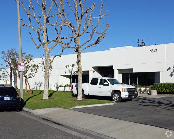1847 W Business Center Dr, Orange, CA à vendre - Photo de l’immeuble – Image 3 sur 7