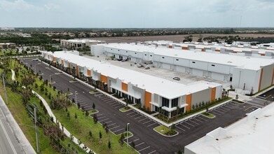 8289 Boynton Beach Blvd, Boynton Beach, FL à louer Photo intérieure– Image 1 sur 1