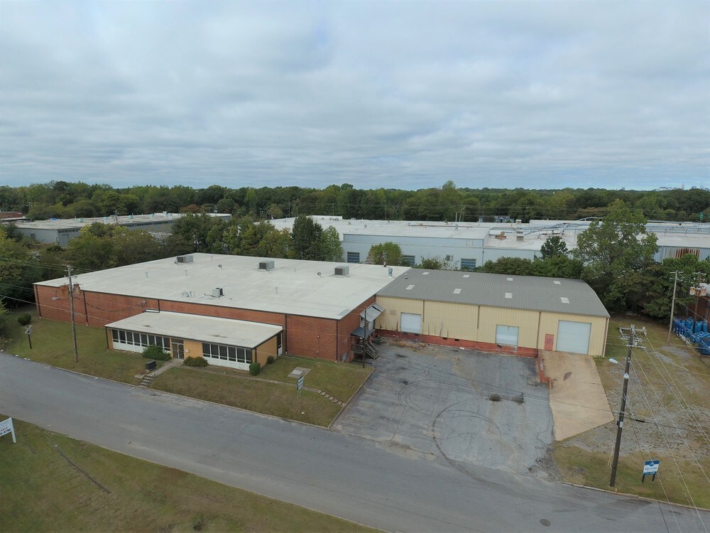 1015 Sampler Way, East Point, GA à louer Photo principale– Image 1 sur 3