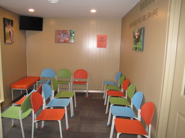 2426 SE Burton St, Grand Rapids, MI à vendre - Hall d’entrée – Image 2 sur 4