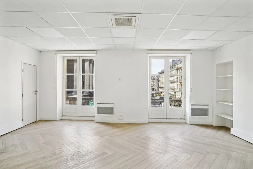 31 Place De La Madeleine, Paris à louer - Photo de l’immeuble – Image 3 sur 9
