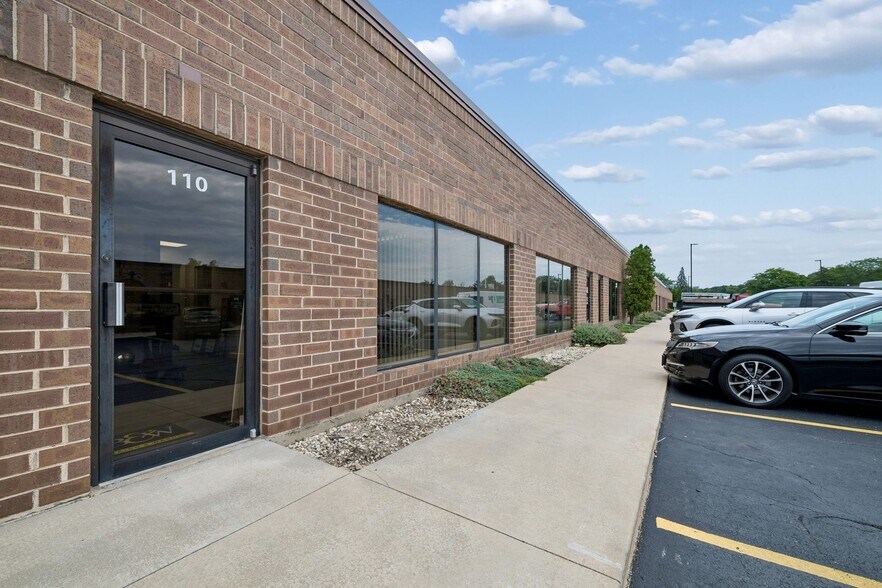 1000 N Rand Rd, Wauconda, IL à vendre - Photo de l’immeuble – Image 2 sur 16