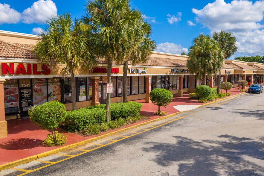 7007-7181 W Broward Blvd, Plantation, FL à louer - Photo de l’immeuble – Image 2 sur 4