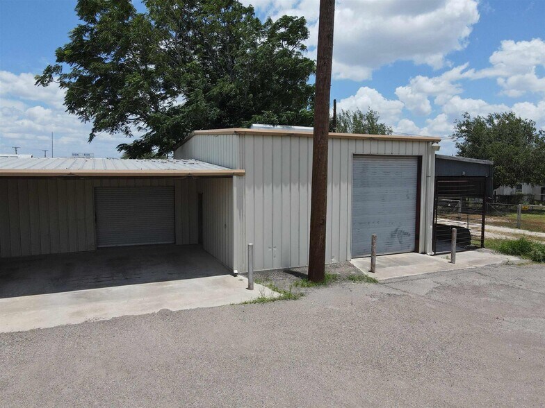 206 S Norton Ave, Freer, TX à vendre - Photo de l’immeuble – Image 3 sur 21