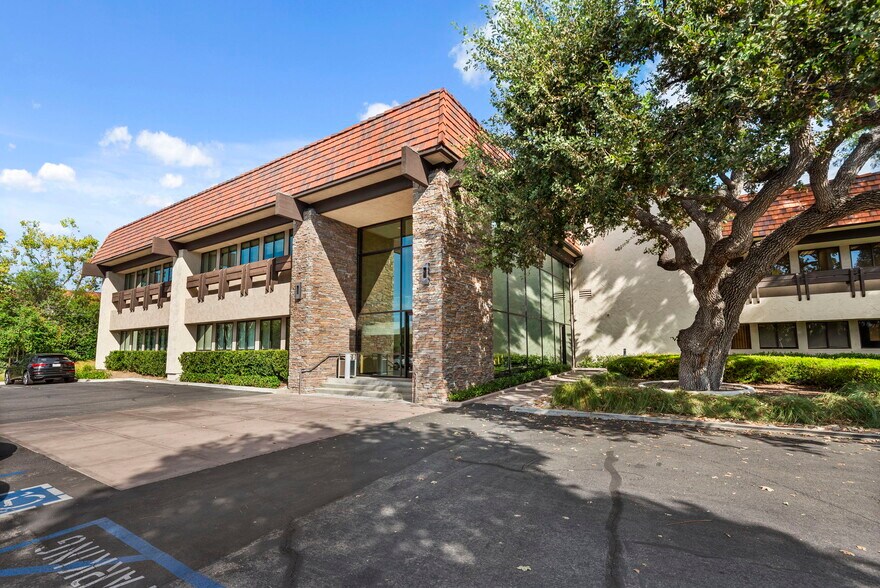 32144 Agoura Rd, Westlake Village, CA à louer - Photo principale – Image 1 sur 11