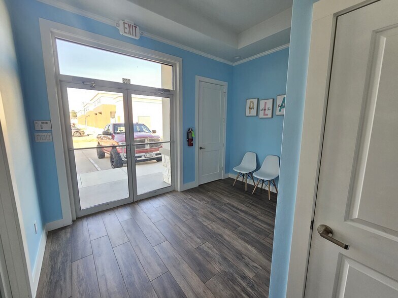 14547 Lake Business Dr, Conroe, TX à vendre - Photo de l’immeuble – Image 2 sur 16