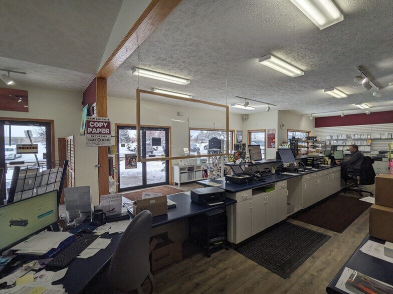 3311 South Airport Rd, Traverse City, MI à louer - Photo intérieure – Image 2 sur 30