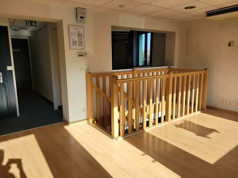 Local commercial dans Douvaine à louer - Photo de l’immeuble – Image 2 sur 8