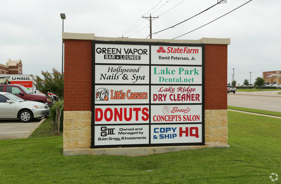 2580 W Camp Wisdom Rd, Grand Prairie, TX à louer - Photo de l’immeuble – Image 3 sur 10