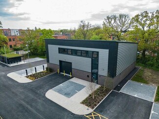Plus de détails pour Longstone Rd, Manchester - Industriel/Logistique à louer