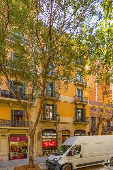 Bureau dans Barcelone, Barcelona à louer - Photo de l’immeuble – Image 2 sur 2