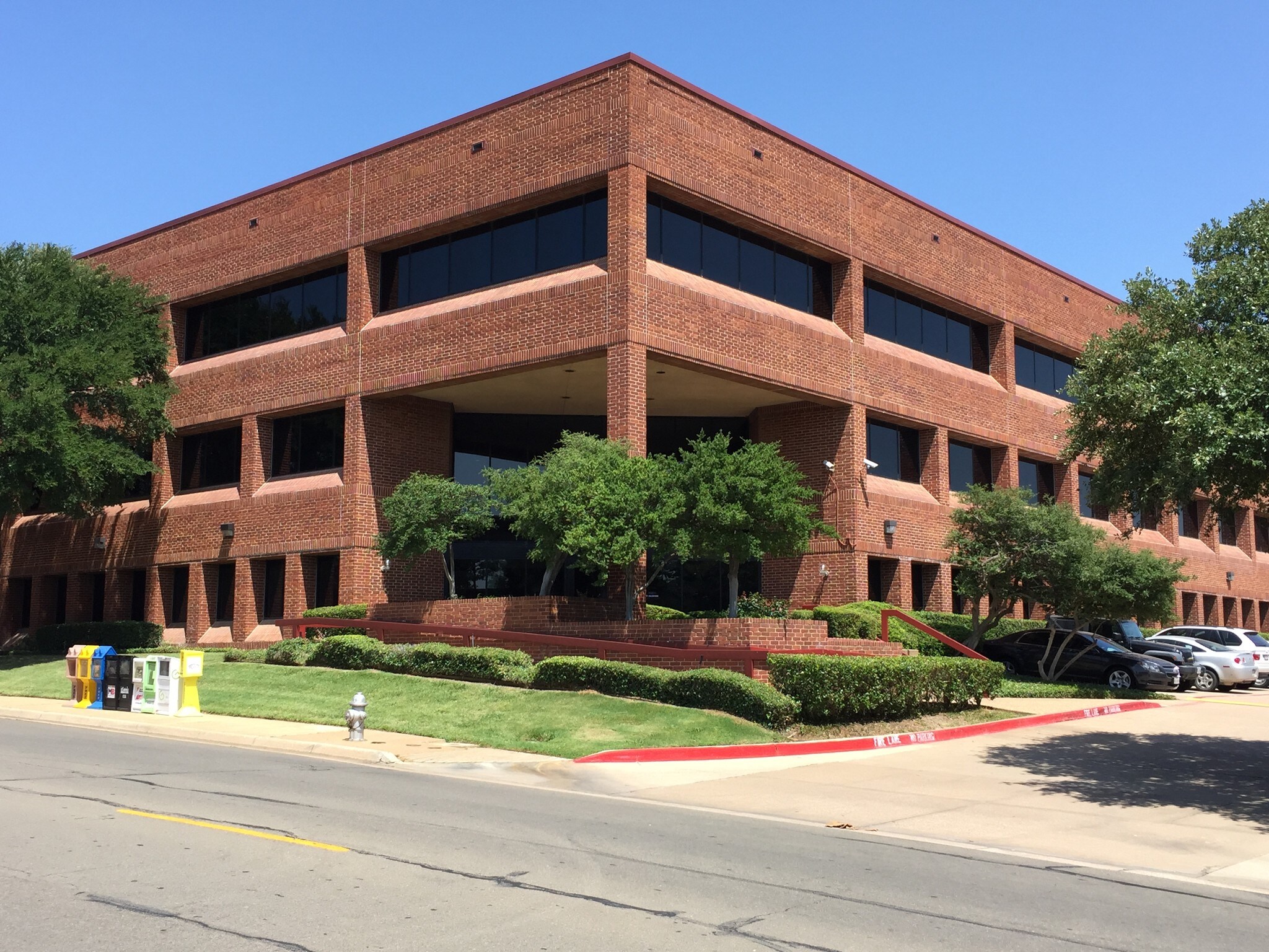 2201 N Collins St, Arlington, TX à louer Photo principale– Image 1 sur 18