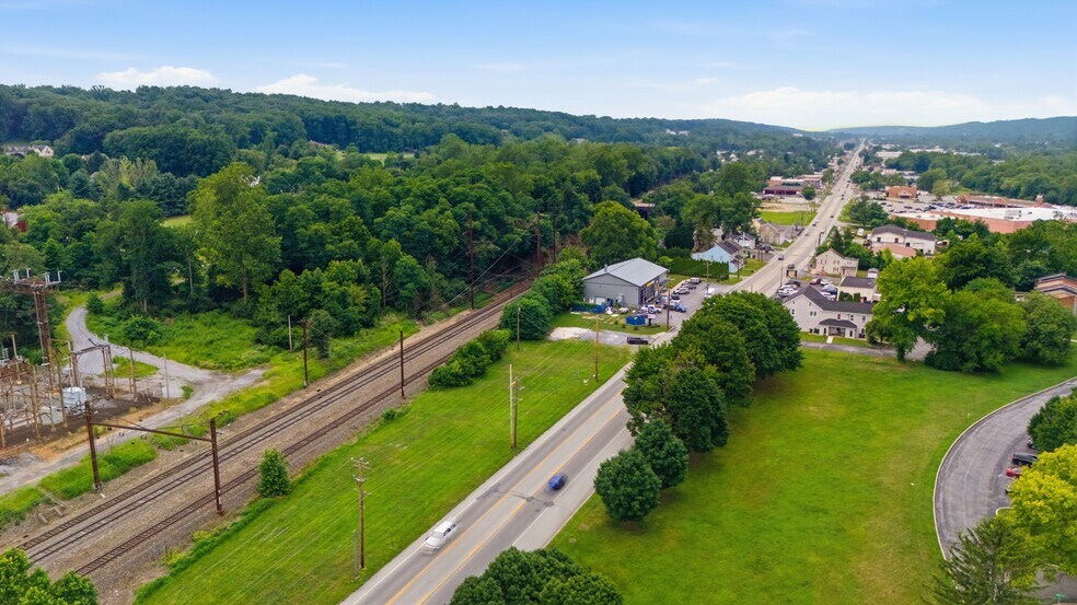 4220 Lincoln Hwy, Downingtown, PA à louer - Photo de l’immeuble – Image 3 sur 9