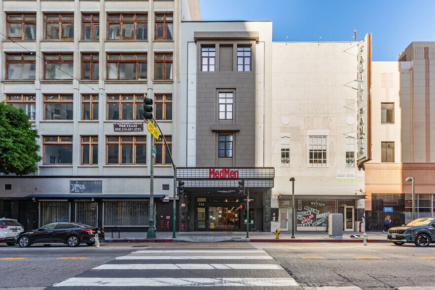 735 S Broadway, Los Angeles, CA à vendre - Photo de l’immeuble – Image 1 sur 35