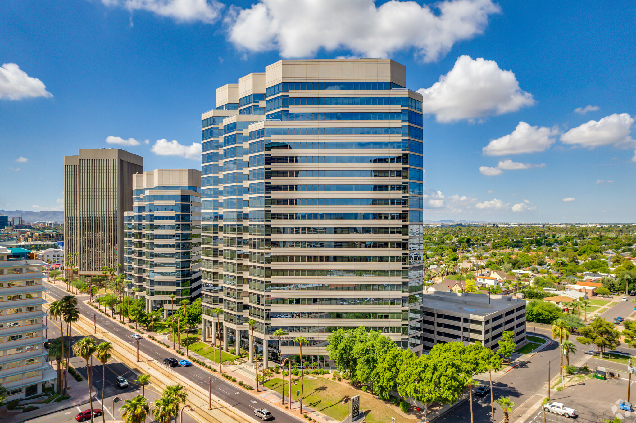 2800 N Central Ave, Phoenix, AZ à louer Photo de l’immeuble– Image 1 sur 5