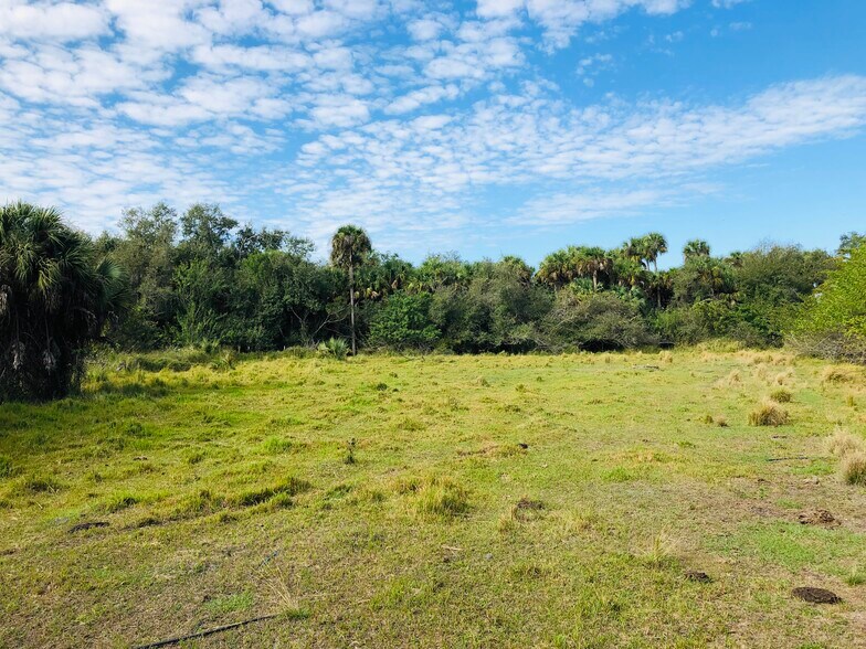 23600 Palm Beach Blvd, Alva, FL à louer - Photo de l’immeuble – Image 3 sur 4